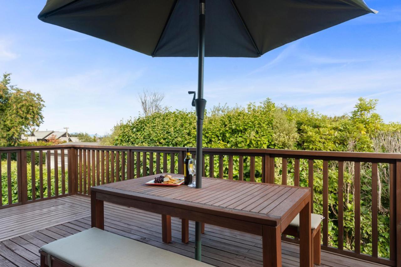 Rainbow Lake House - Lake Taupo Holiday Home Exterior photo